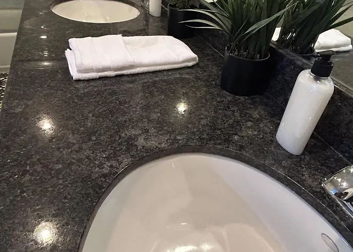 Desert Pearl: Hot Tub For 8 + Pool + By Games * Scottsdale