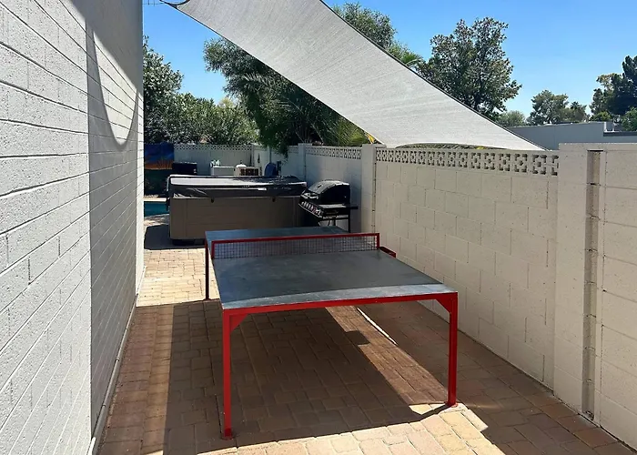 Holiday home Desert Pearl: Hot Tub For 8 + Pool + By Games Scottsdale