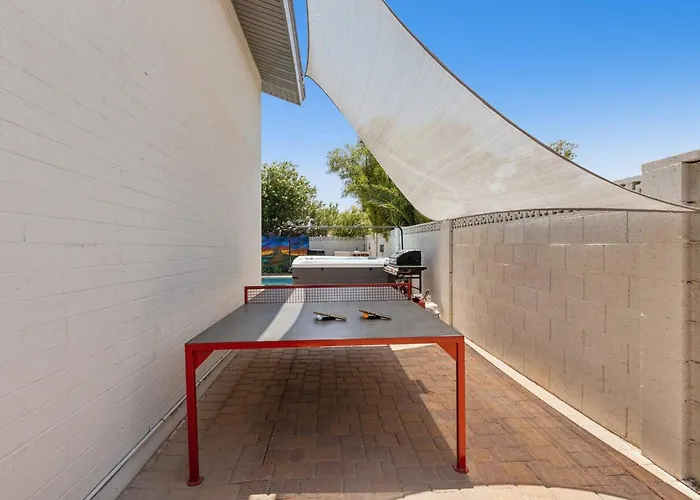 Desert Pearl: Hot Tub For 8 + Pool + By Games *