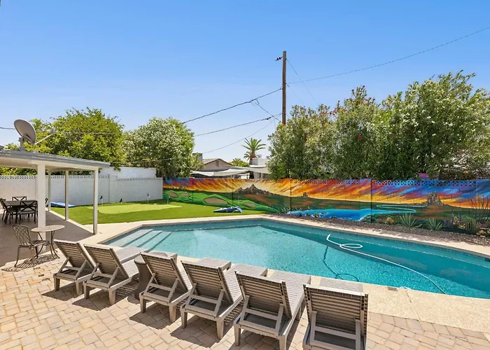Desert Pearl: Hot Tub For 8 + Pool + By Games *